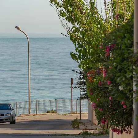 Cozy A 70m Dal Mare Apartmán Marina di Ragusa